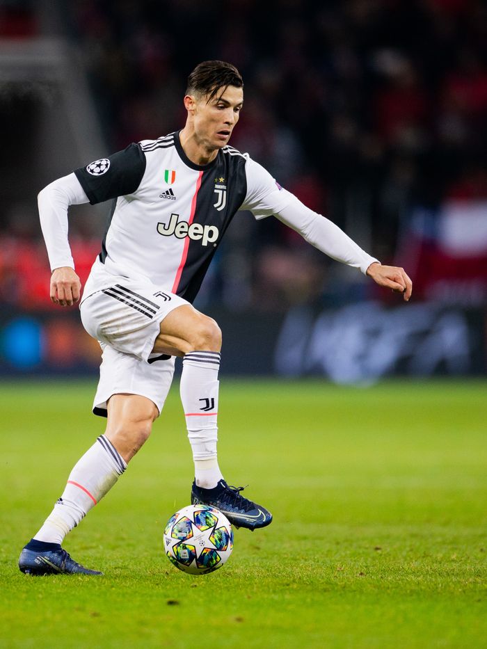 Lotnor8yknlffm Just imagine how proud is junior to have dad like ronaldo 😊 #cristiano #ronaldo #cr7… https www express de news promi und show mit nur 9 jahren mini ronaldo greift bei instagram seinen papa an 36322392