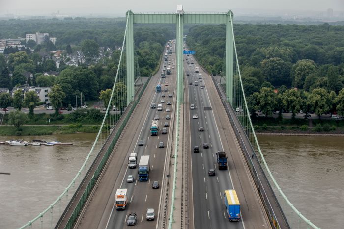 Gegen Das Kolner Verkehrschaos Plane Fur Weitere Kolner Brucke