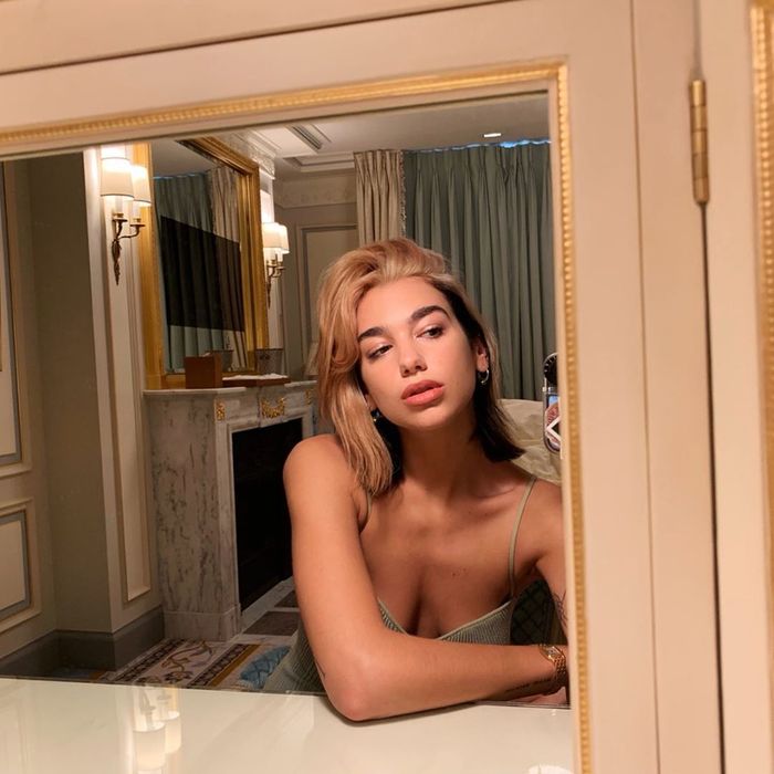 Dua Lipa Macht Schluss Mit Ihren Dunklen Haaren
