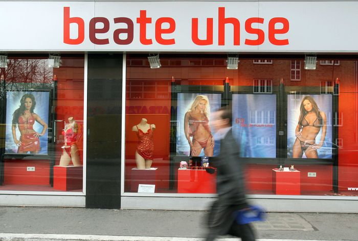 Fussballverband Verbietet Dem Fc Emmen Sexwerbung Auf Trikot Express De