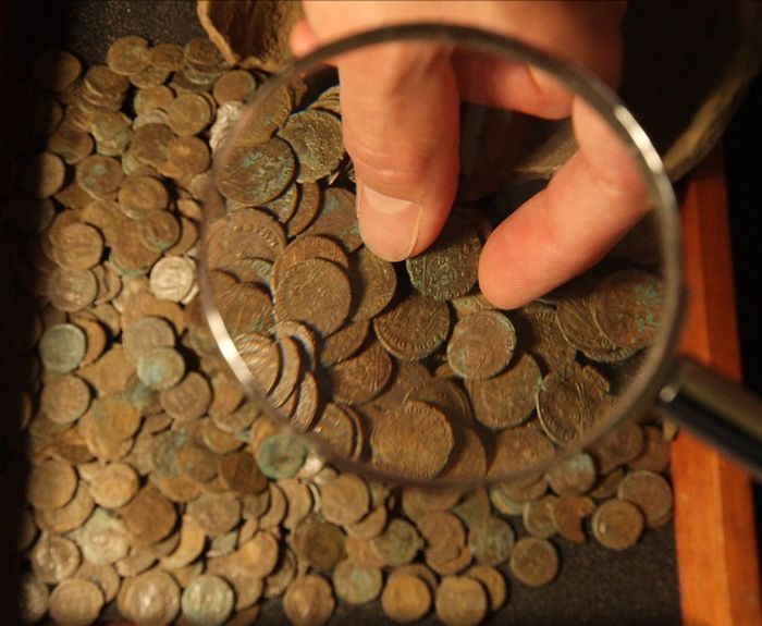 Coin News New!    Rare 50p Coins Sell Out Collectors List Them On - do you check your coins to see if you have one worth hundreds