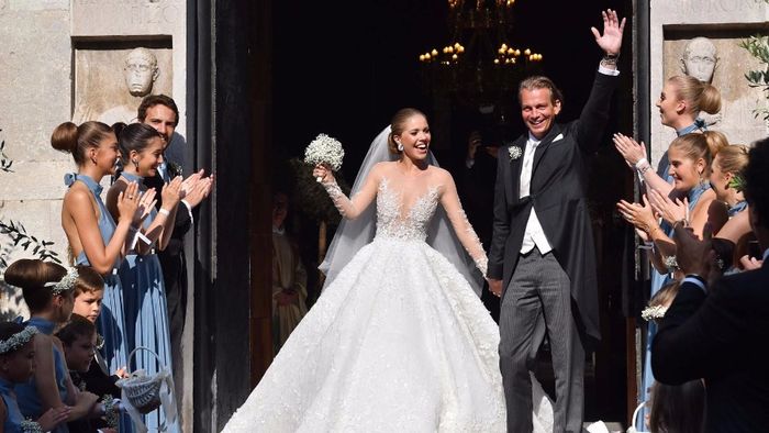Victoria Swarovski Shitstorm Fur 800 000 Euro Teures Luxus Brautkleid