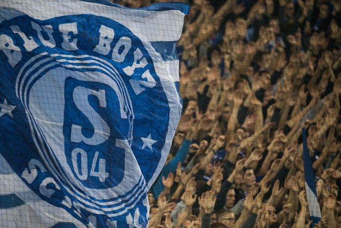 Nrw Gibt Zusage Bundesligist Schalke 04 Erhalt Landesburgschaft Express De