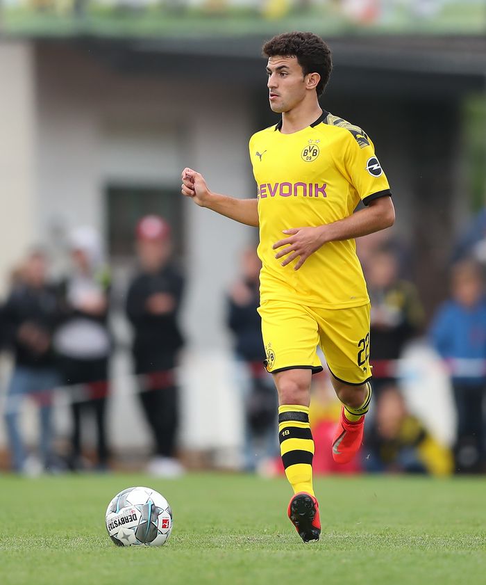 Bvb Berater Gotzes Name Hat Unvermindert Guten Klang Interesse Aus Frankreich