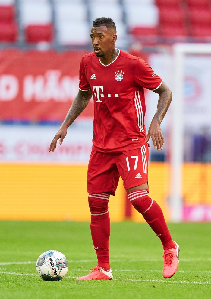 Fc Bayern Jerome Boateng Liebaugelt Offen Mit Wechsel In Die Premier League